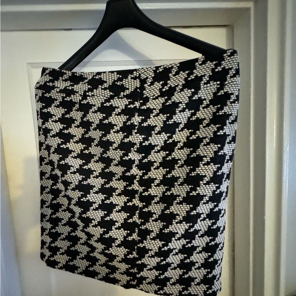 Talbots black and white skirt